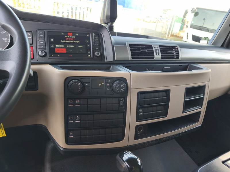 Camião de lona MAN TGL 8.220 4x2 Euro 6 LBW AHK (19): foto 19 Camião de lona MAN TGL 8.220 4x2 Euro 6 LBW AHK (19): foto 19