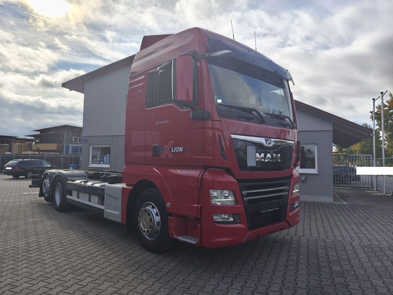 MAN TGX 26.500 BDF 6x2 Euro 6 Standard Lift+Lenk (29) - Camião chassi: foto 2 MAN TGX 26.500 BDF 6x2 Euro 6 Standard Lift+Lenk (29) - Camião chassi: foto 2