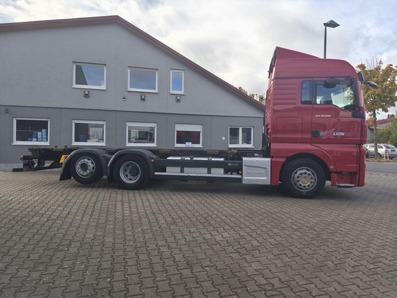 MAN TGX 26.500 BDF 6x2 Euro 6 Standard Lift+Lenk (29) - Camião chassi: foto 4 MAN TGX 26.500 BDF 6x2 Euro 6 Standard Lift+Lenk (29) - Camião chassi: foto 4