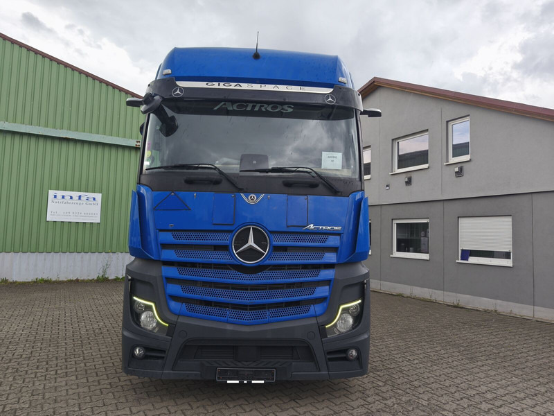 Mercedes-Benz Actros 2545 BDF - Camião transportador de contêineres/ Caixa móvel: foto 3 Mercedes-Benz Actros 2545 BDF - Camião transportador de contêineres/ Caixa móvel: foto 3