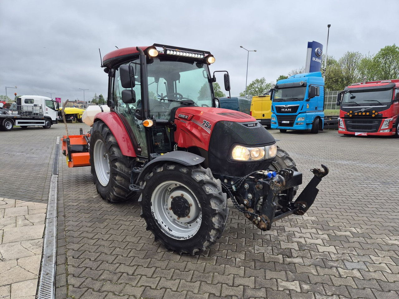 Case IH Farmall 75 / 2022 / Only 1853 MTH / Sweeper + Plow Extra / 1 OWN - Trator: foto 1 Case IH Farmall 75 / 2022 / Only 1853 MTH / Sweeper + Plow Extra / 1 OWN - Trator: foto 1