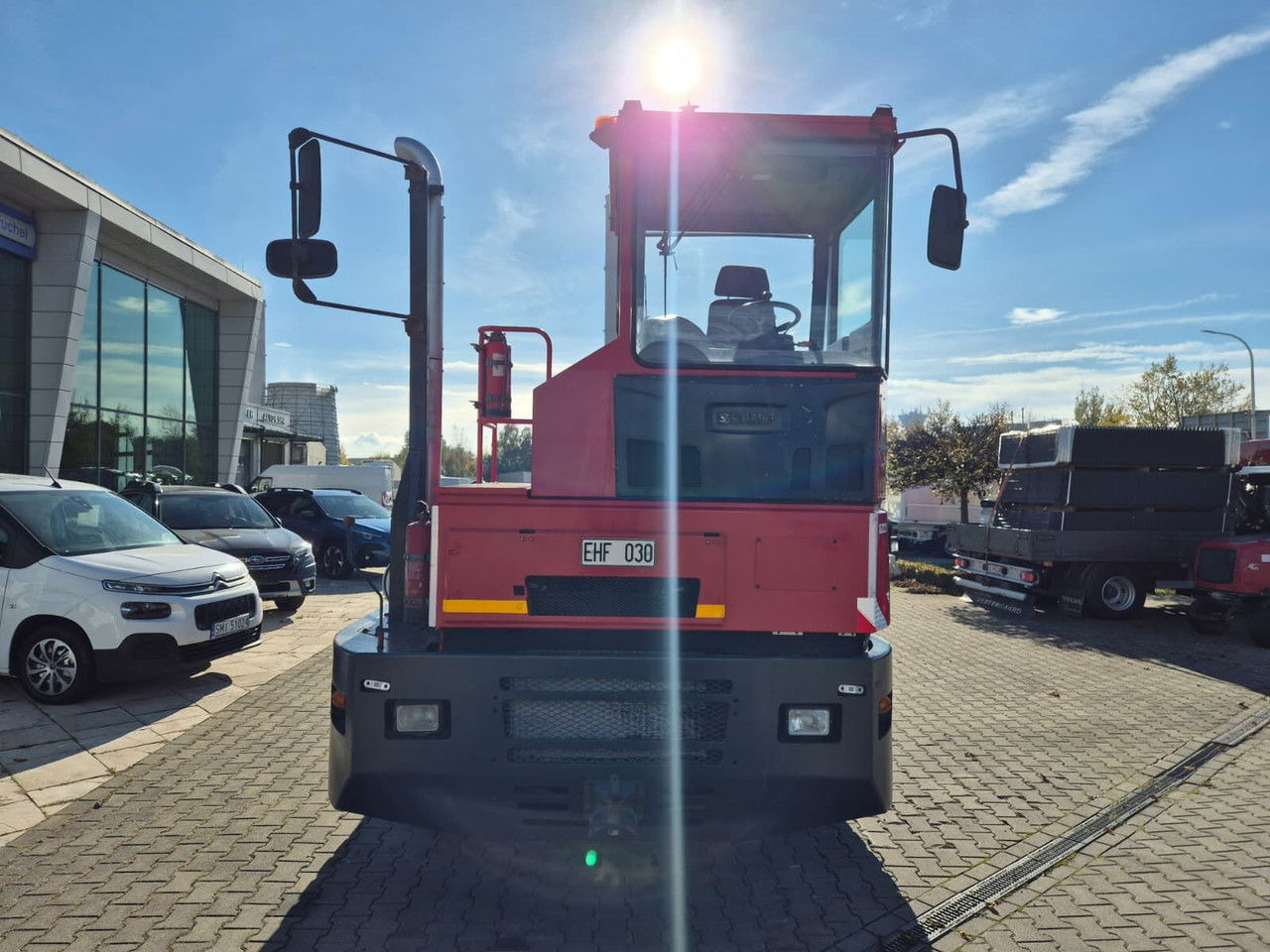 Kalmar TR618i / 1 Owner / LOW KM / Works Great / NEW Tire S - Tractor de terminal: foto 4 Kalmar TR618i / 1 Owner / LOW KM / Works Great / NEW Tire S - Tractor de terminal: foto 4