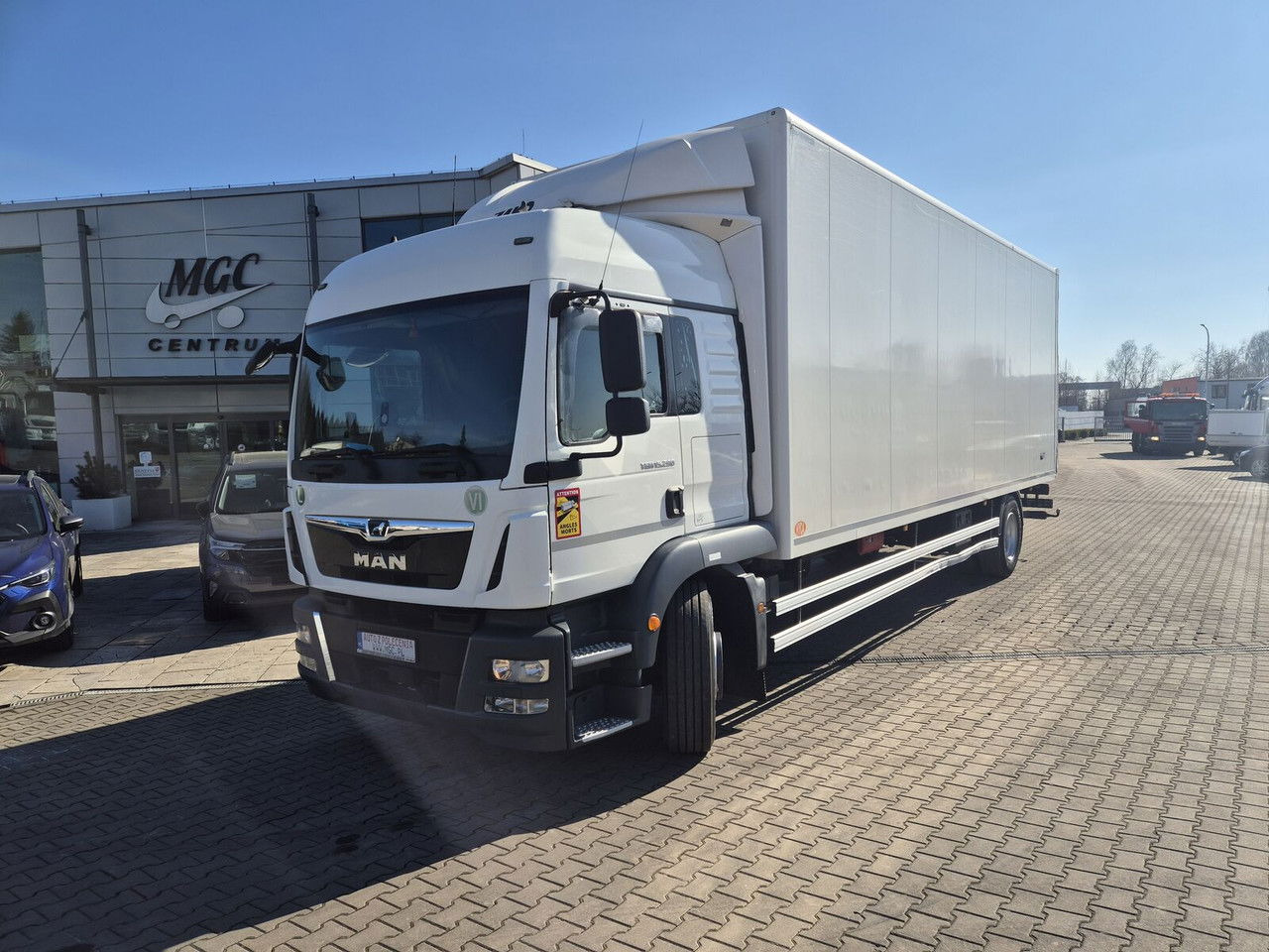 MAN TGM 15.290 High Container / Serviced / 1 Owner - Camião furgão: foto 1 MAN TGM 15.290 High Container / Serviced / 1 Owner - Camião furgão: foto 1