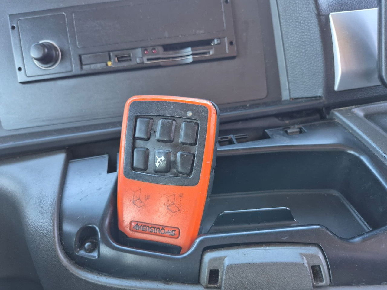 Camião frigorífico MAN TGS 26.320 24 EP / Frigoblock / 1 Owner / Serviced: foto 26