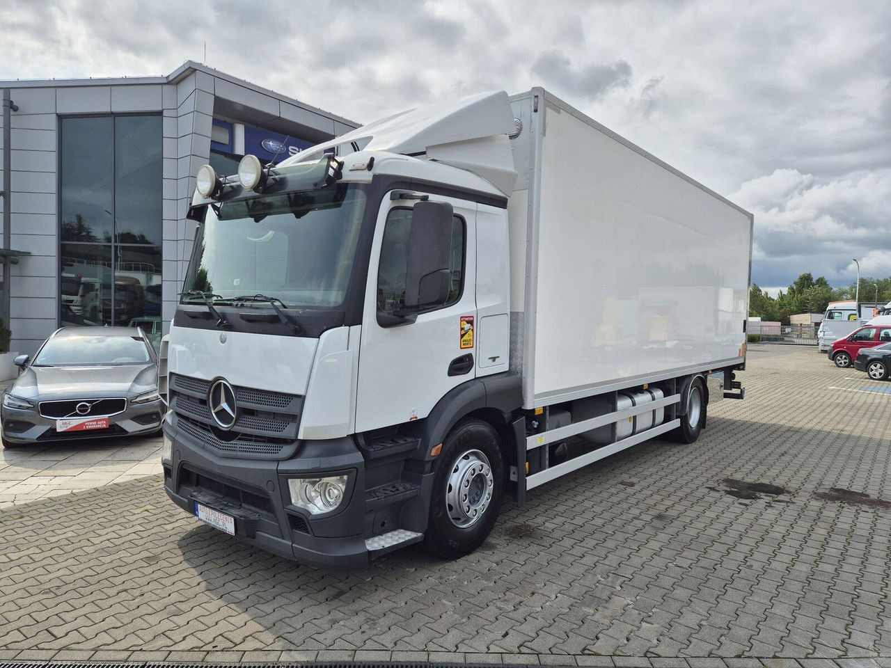 Mercedes-Benz Antos 1830 L / Container / Accident-Free / 1 Owner / Serviced / - Camião furgão: foto 1 Mercedes-Benz Antos 1830 L / Container / Accident-Free / 1 Owner / Serviced / - Camião furgão: foto 1