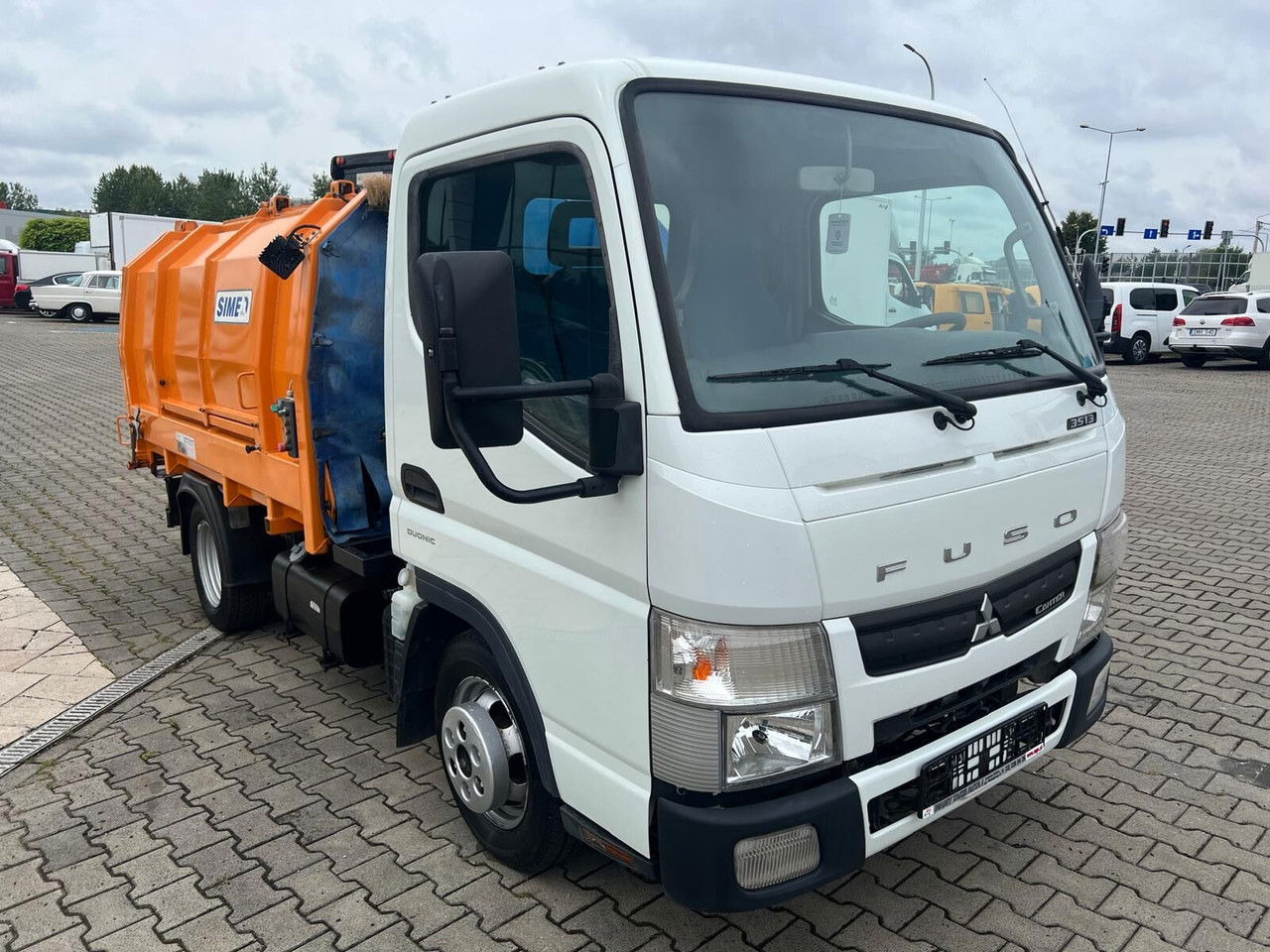 Mitsubishi Canter Fuso 3S13 AMT / Presscontainer / LOW KM / Super Condition - Caminhão de lixo: foto 2 Mitsubishi Canter Fuso 3S13 AMT / Presscontainer / LOW KM / Super Condition - Caminhão de lixo: foto 2