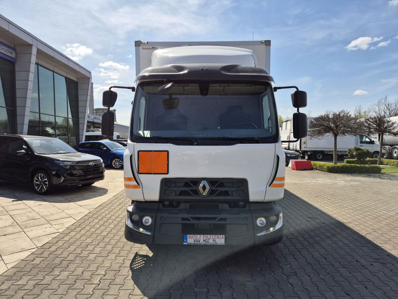 Renault D Gama 12.220 / LOW KM / Euro6 - Camião furgão: foto 2 Renault D Gama 12.220 / LOW KM / Euro6 - Camião furgão: foto 2