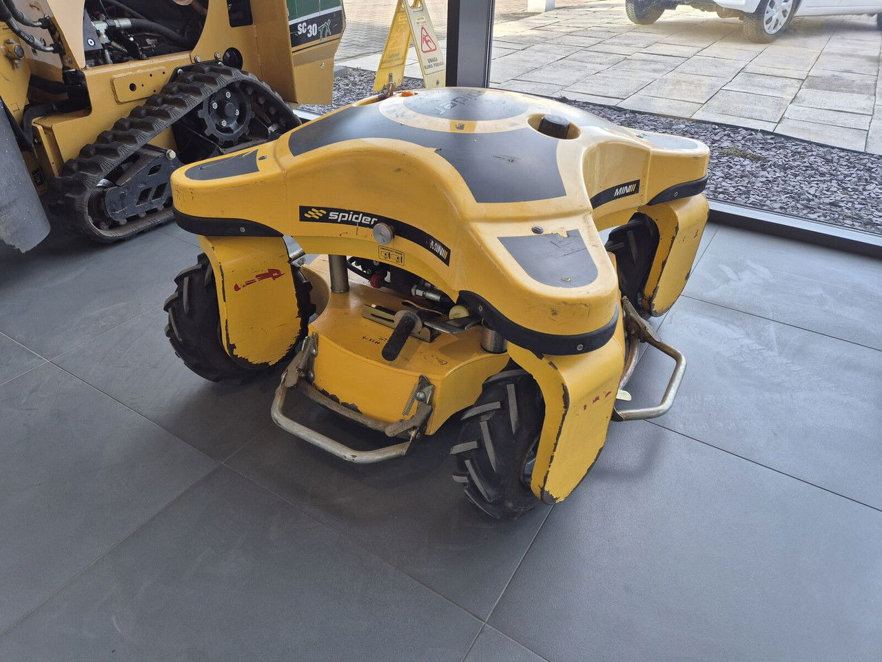Spider MINI Mini Spider II / 4X4 / NEW Service / Works Great - Cortador de grama: foto 2 Spider MINI Mini Spider II / 4X4 / NEW Service / Works Great - Cortador de grama: foto 2
