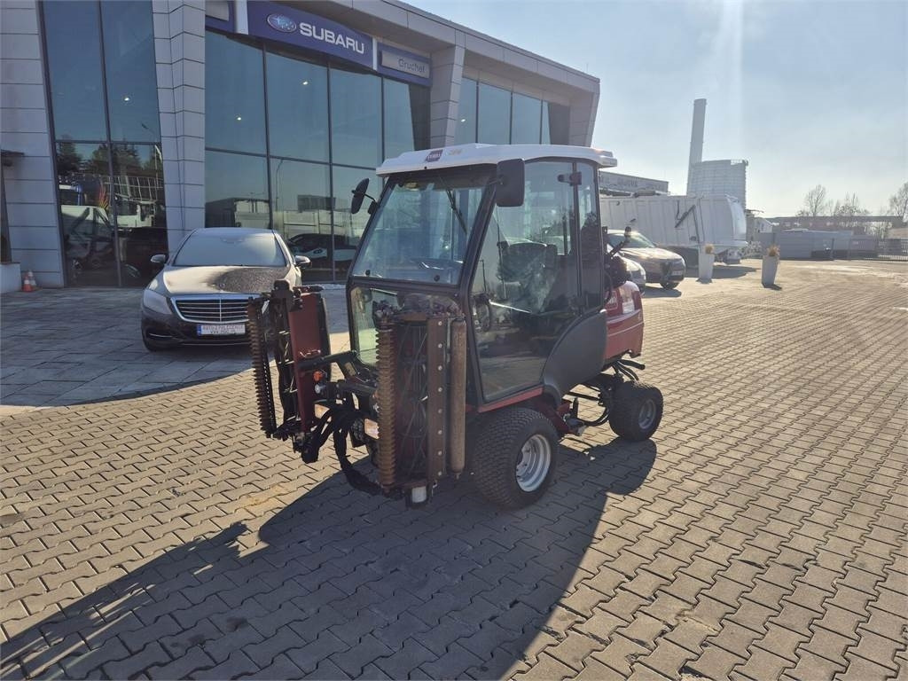 Toro CT2240 / 4WD / LIKE NEW! / ONLY 1681MTH CT2240 - Trator municipal: foto 2 Toro CT2240 / 4WD / LIKE NEW! / ONLY 1681MTH CT2240 - Trator municipal: foto 2