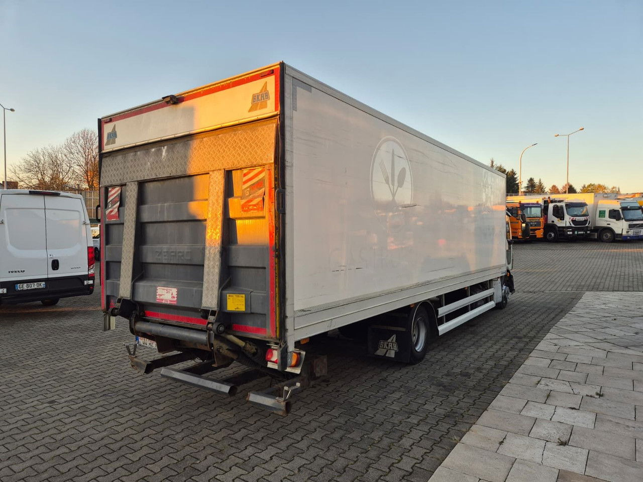 Camião frigorífico Volvo FL 240 Mitsubishi / 1 Owner / Serviced: foto 7 Camião frigorífico Volvo FL 240 Mitsubishi / 1 Owner / Serviced: foto 7