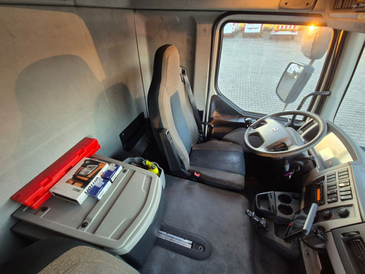 Camião frigorífico Volvo FL 240 Mitsubishi / 1 Owner / Serviced: foto 23 Camião frigorífico Volvo FL 240 Mitsubishi / 1 Owner / Serviced: foto 23