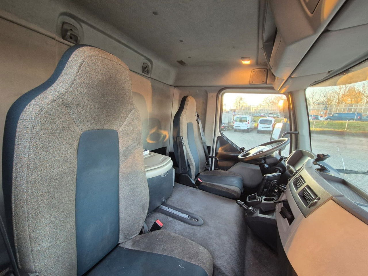 Camião frigorífico Volvo FL 240 Mitsubishi / 1 Owner / Serviced: foto 22 Camião frigorífico Volvo FL 240 Mitsubishi / 1 Owner / Serviced: foto 22