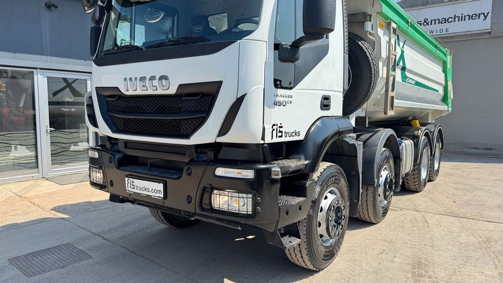 Iveco Trakker AD410T45 8x4 20m3 - hydr. back - 72.000km - Camião basculante: foto 2 Iveco Trakker AD410T45 8x4 20m3 - hydr. back - 72.000km - Camião basculante: foto 2