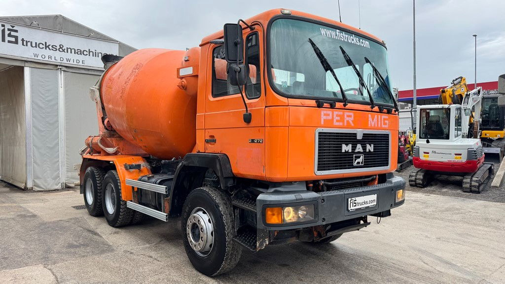 MAN 26.272 6x4 mixer - 7M3 - full spring - Camião betoneira: foto 3 MAN 26.272 6x4 mixer - 7M3 - full spring - Camião betoneira: foto 3
