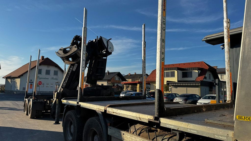 MAN TGA 33.480 6x6 forest truck - Epsilon M12Z + scissors + Trailer Gsodam - Camião de transporte de madeira, Camião grua: foto 4 MAN TGA 33.480 6x6 forest truck - Epsilon M12Z + scissors + Trailer Gsodam - Camião de transporte de madeira, Camião grua: foto 4