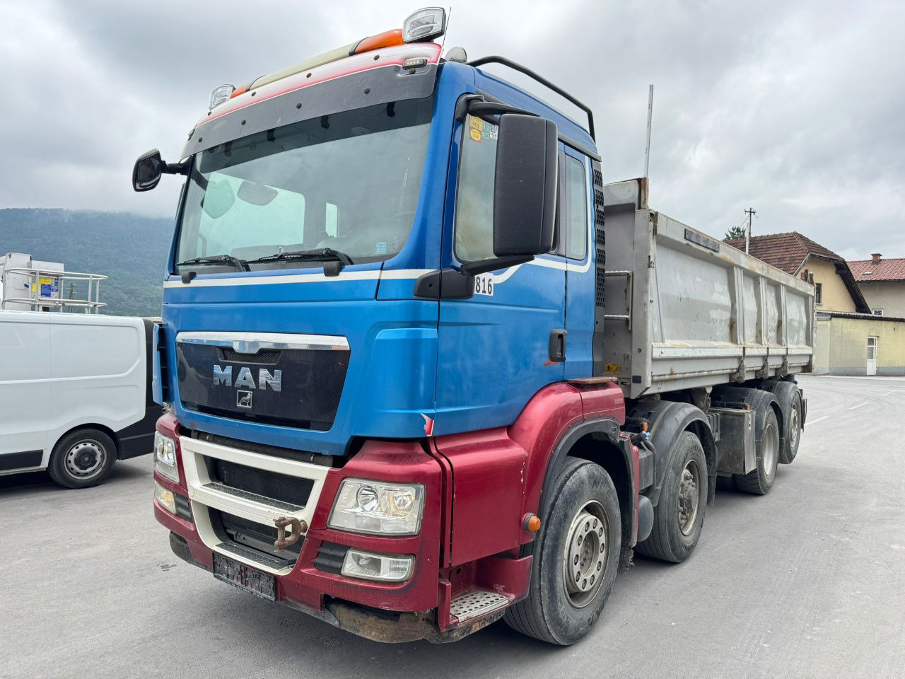 MAN TGS 35.480 8x4 HL-6 bordmatic tipper - euro 5 - Camião basculante: foto 1 MAN TGS 35.480 8x4 HL-6 bordmatic tipper - euro 5 - Camião basculante: foto 1