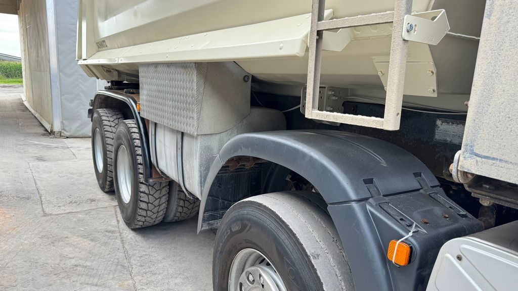 MAN TGS 35.480 8x4 schmitz dumper tipper - Camião basculante: foto 4 MAN TGS 35.480 8x4 schmitz dumper tipper - Camião basculante: foto 4