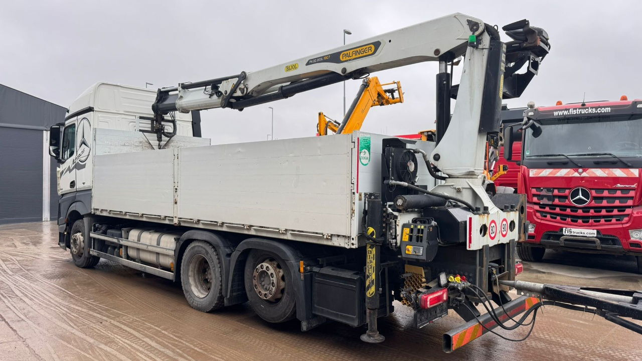 Mercedes-Benz Actros 2542 6X2 stake body - Crane PK 22.001L - lifting axle - Camião de caixa aberta/ Plataforma, Camião grua: foto 5 Mercedes-Benz Actros 2542 6X2 stake body - Crane PK 22.001L - lifting axle - Camião de caixa aberta/ Plataforma, Camião grua: foto 5