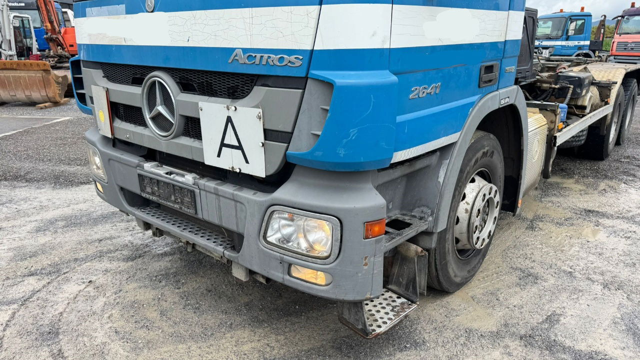 Mercedes-Benz Actros 2641 6x4 hiab abroll tipper - spring - Camião transportador de contêineres/ Caixa móvel: foto 2 Mercedes-Benz Actros 2641 6x4 hiab abroll tipper - spring - Camião transportador de contêineres/ Caixa móvel: foto 2
