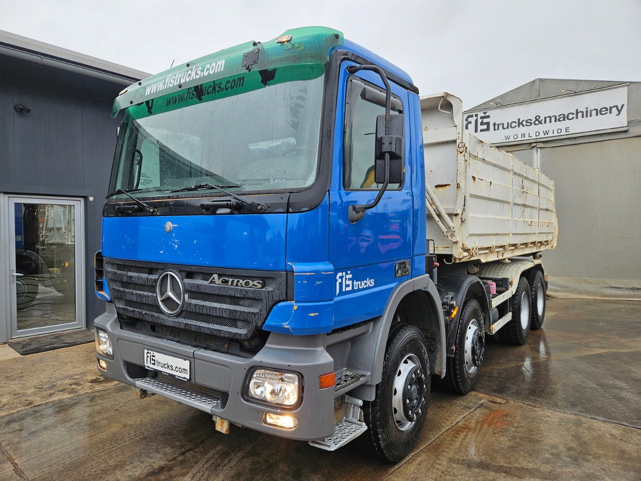 Mercedes-Benz Actros 3241 8x4 3 sided tipper - full spring - Camião basculante: foto 1 Mercedes-Benz Actros 3241 8x4 3 sided tipper - full spring - Camião basculante: foto 1