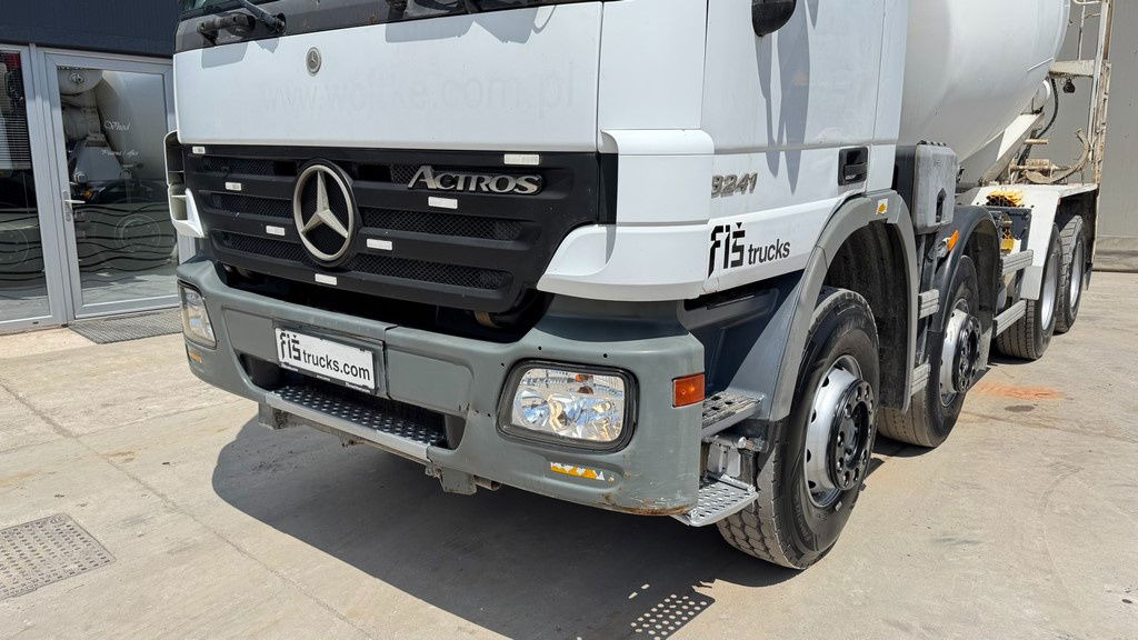 Mercedes-Benz Actros 3241 8x4 mixer 9m3 - Camião betoneira: foto 2 Mercedes-Benz Actros 3241 8x4 mixer 9m3 - Camião betoneira: foto 2