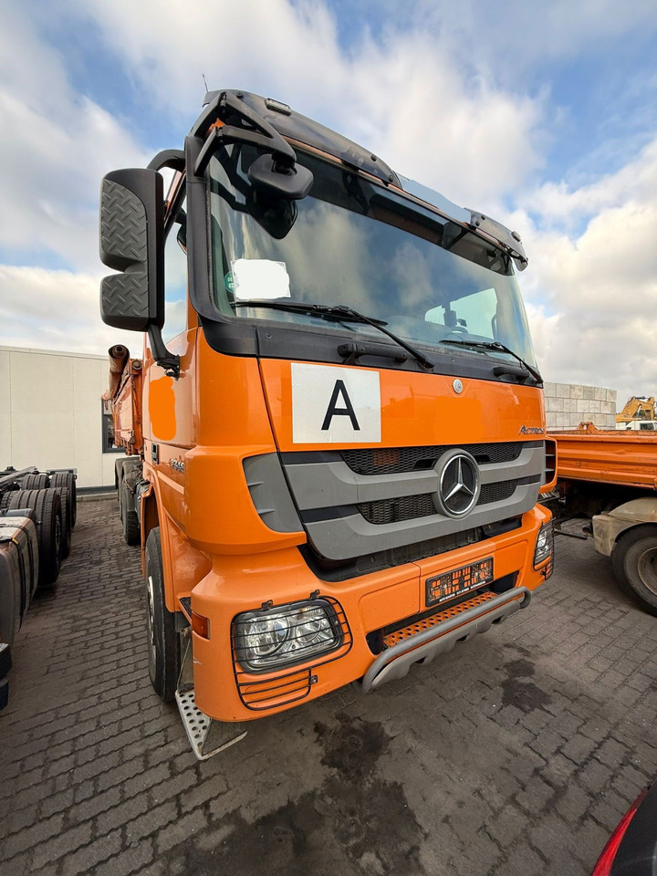 Mercedes-Benz Actros 3346 K 6x4 bordmatic - 3 pedals - Camião basculante: foto 2 Mercedes-Benz Actros 3346 K 6x4 bordmatic - 3 pedals - Camião basculante: foto 2