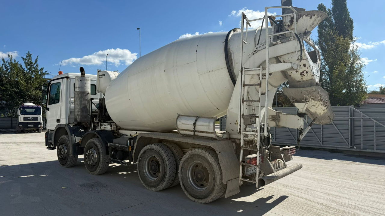 Mercedes-Benz Actros 3532 8x4 beton Schwing mixer 10m3 - Camião betoneira: foto 3 Mercedes-Benz Actros 3532 8x4 beton Schwing mixer 10m3 - Camião betoneira: foto 3