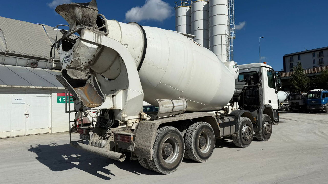 Mercedes-Benz Actros 3536 8x4 beton Schwing mixer 10m3 - Camião betoneira: foto 4 Mercedes-Benz Actros 3536 8x4 beton Schwing mixer 10m3 - Camião betoneira: foto 4