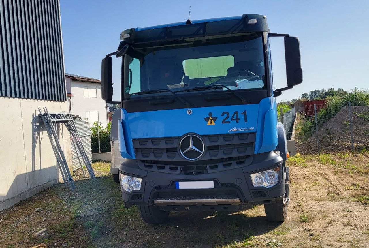 Mercedes-Benz Arocs 3543 8x4 schwing mixer 9m3 - Camião betoneira: foto 2 Mercedes-Benz Arocs 3543 8x4 schwing mixer 9m3 - Camião betoneira: foto 2