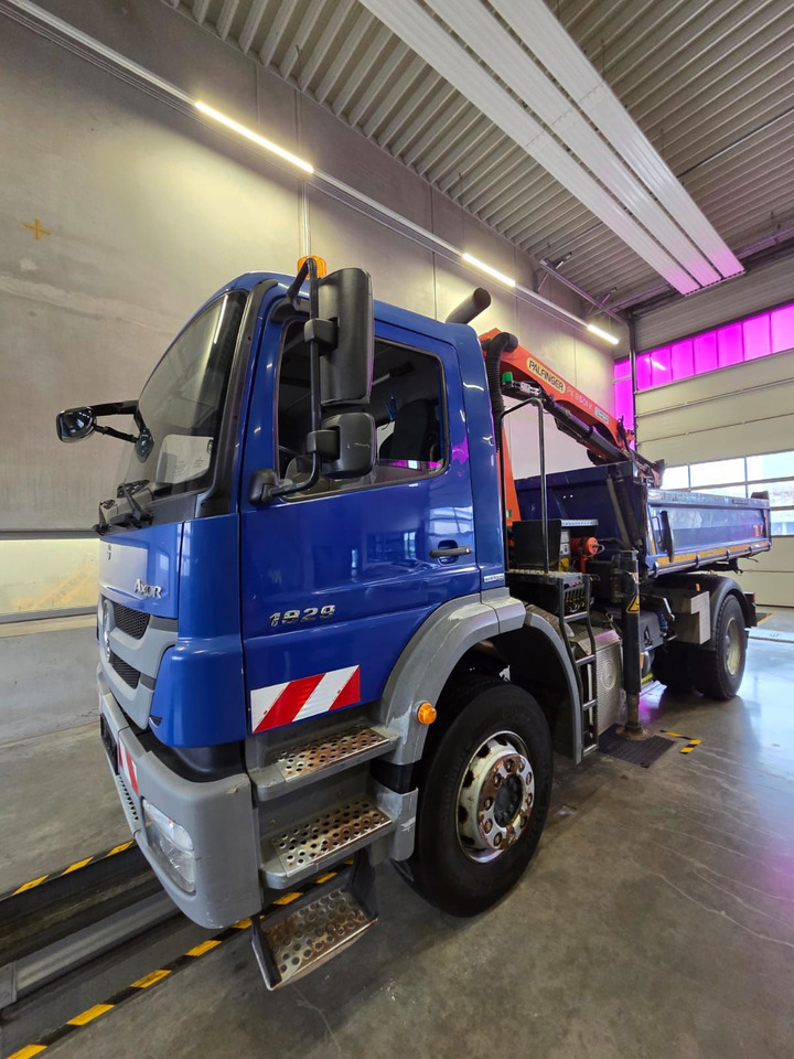 Mercedes-Benz Axor 1829 K 4x2 meiller tipper - crane PK8501 remote - Camião basculante: foto 1 Mercedes-Benz Axor 1829 K 4x2 meiller tipper - crane PK8501 remote - Camião basculante: foto 1