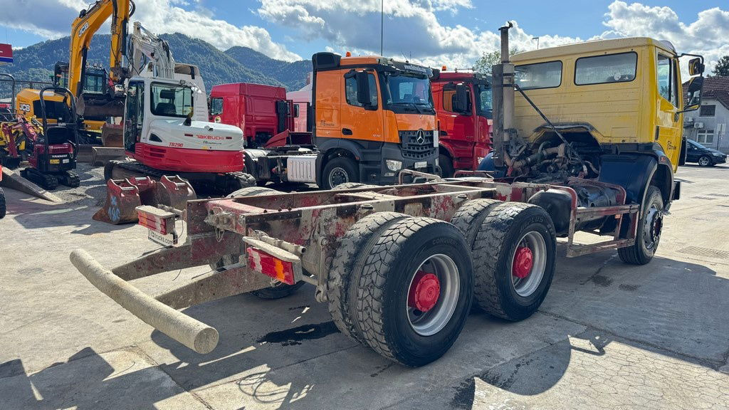 Mercedes-Benz SK 2627 6x4 chassis - V6 - full spring - Camião chassi: foto 4 Mercedes-Benz SK 2627 6x4 chassis - V6 - full spring - Camião chassi: foto 4