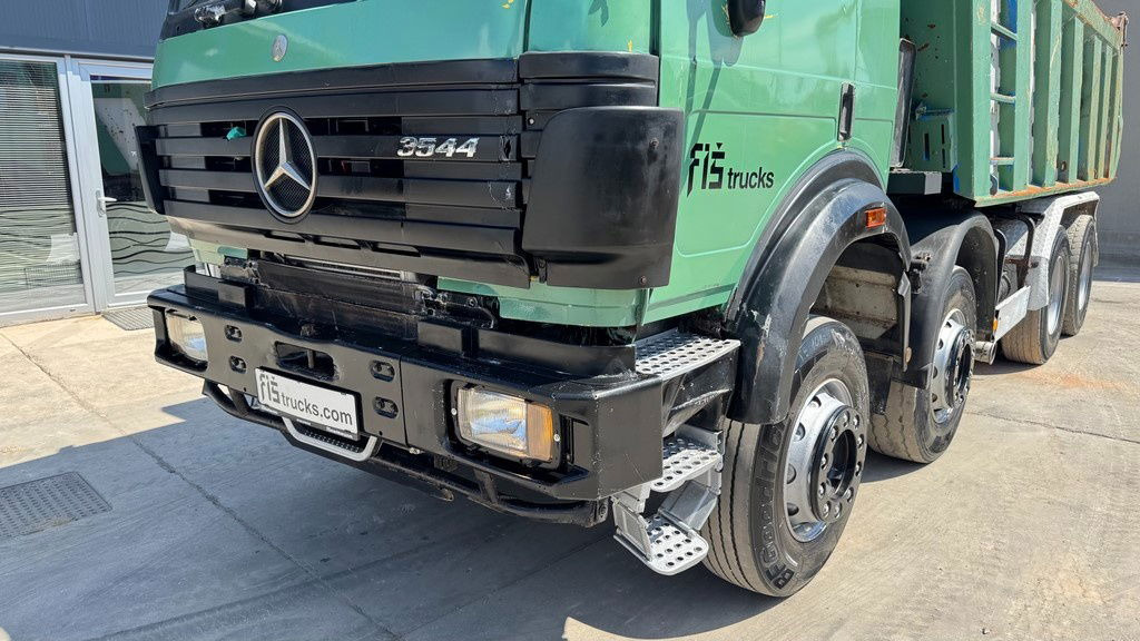 Mercedes-Benz SK 3235 8X4 tipper - V8 - Camião basculante: foto 2 Mercedes-Benz SK 3235 8X4 tipper - V8 - Camião basculante: foto 2