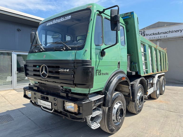 Mercedes-Benz SK 3235 8X4 tipper - V8 - Camião basculante: foto 1 Mercedes-Benz SK 3235 8X4 tipper - V8 - Camião basculante: foto 1