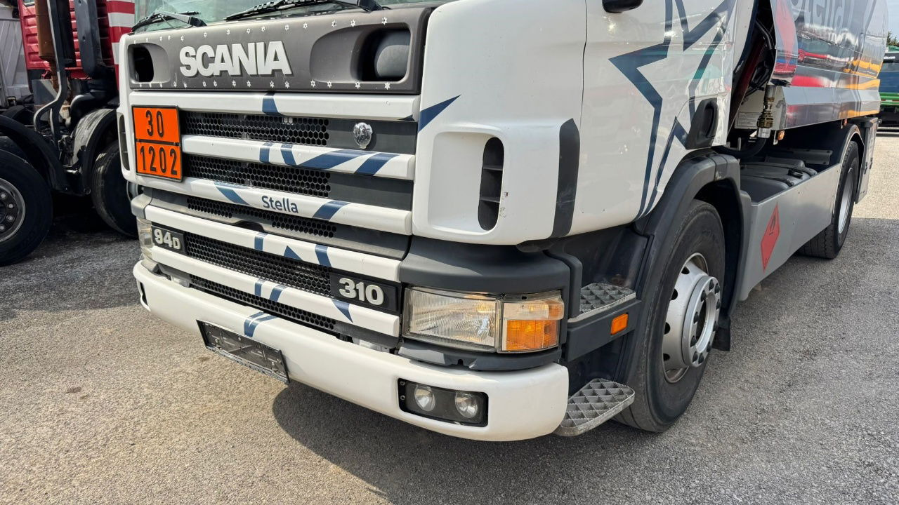 Scania 94D 310 4x2 tank truck - 14.200 liters - Camião cisterna: foto 2 Scania 94D 310 4x2 tank truck - 14.200 liters - Camião cisterna: foto 2