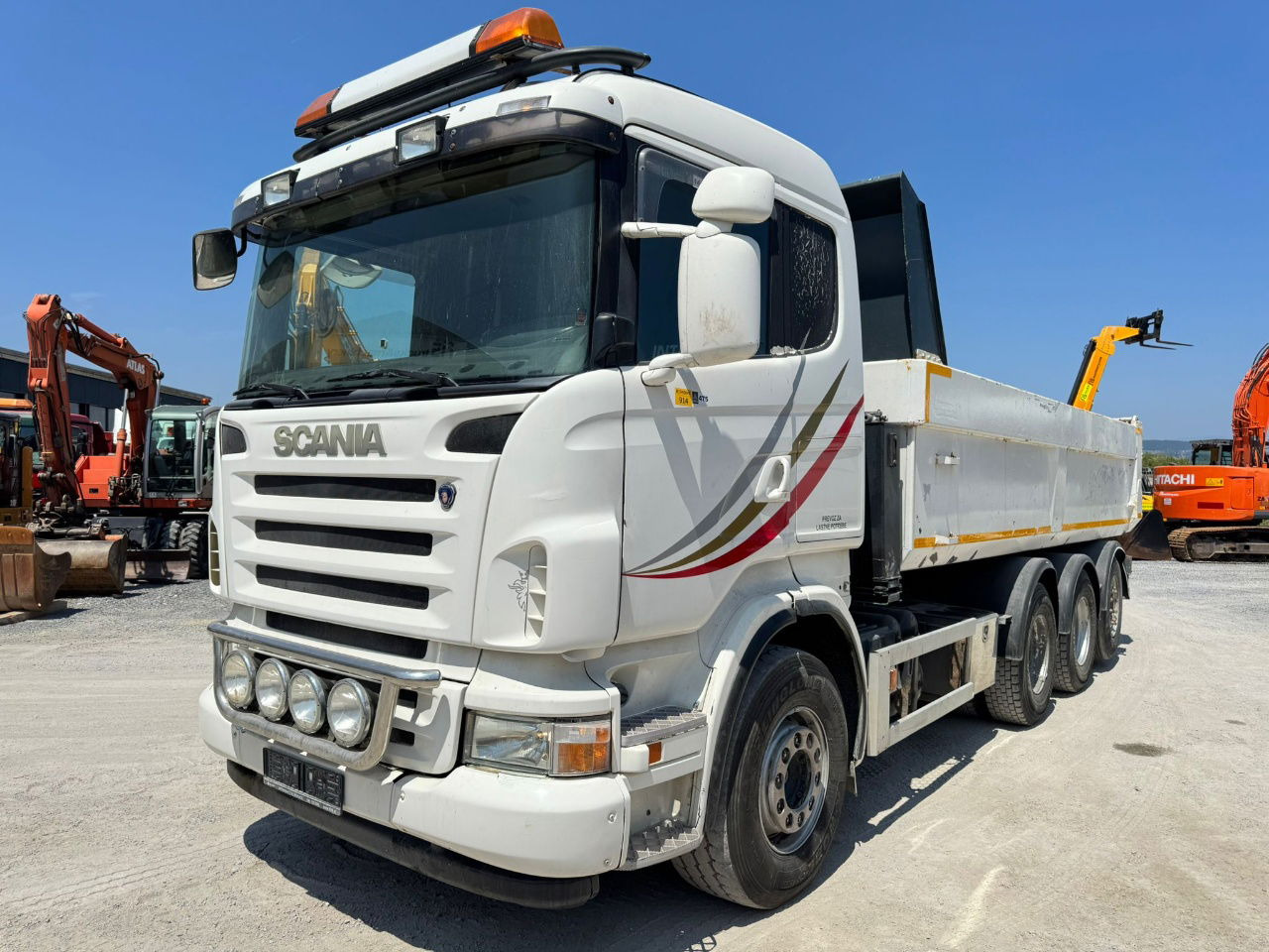 Scania R480 8x4 tipper - lifitng axle - Camião basculante: foto 1 Scania R480 8x4 tipper - lifitng axle - Camião basculante: foto 1