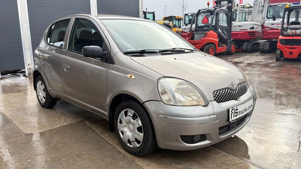 Toyota Yaris 1.3 - Petrol - 5 Doors - AC - Hatchback: foto 2 Toyota Yaris 1.3 - Petrol - 5 Doors - AC - Hatchback: foto 2