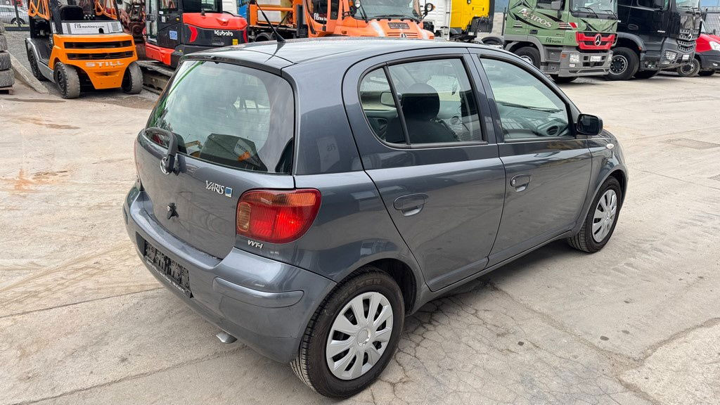 Toyota Yaris 1.3 - Petrol - 5 Doors - AC - Automóvel: foto 3 Toyota Yaris 1.3 - Petrol - 5 Doors - AC - Automóvel: foto 3