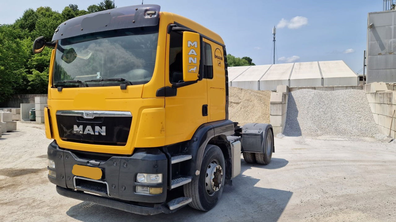 MAN 18.440 4x4 BLS tractor unit - tipp. hydraulics - Tractor: foto 1 MAN 18.440 4x4 BLS tractor unit - tipp. hydraulics - Tractor: foto 1