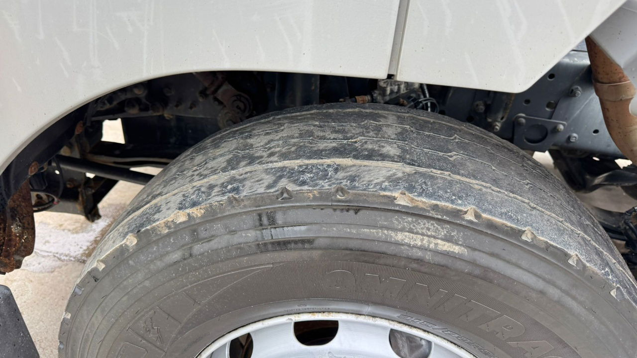 Mercedes-Benz Axor 1836 4x2 tipper hydraulics - Tractor: foto 5 Mercedes-Benz Axor 1836 4x2 tipper hydraulics - Tractor: foto 5