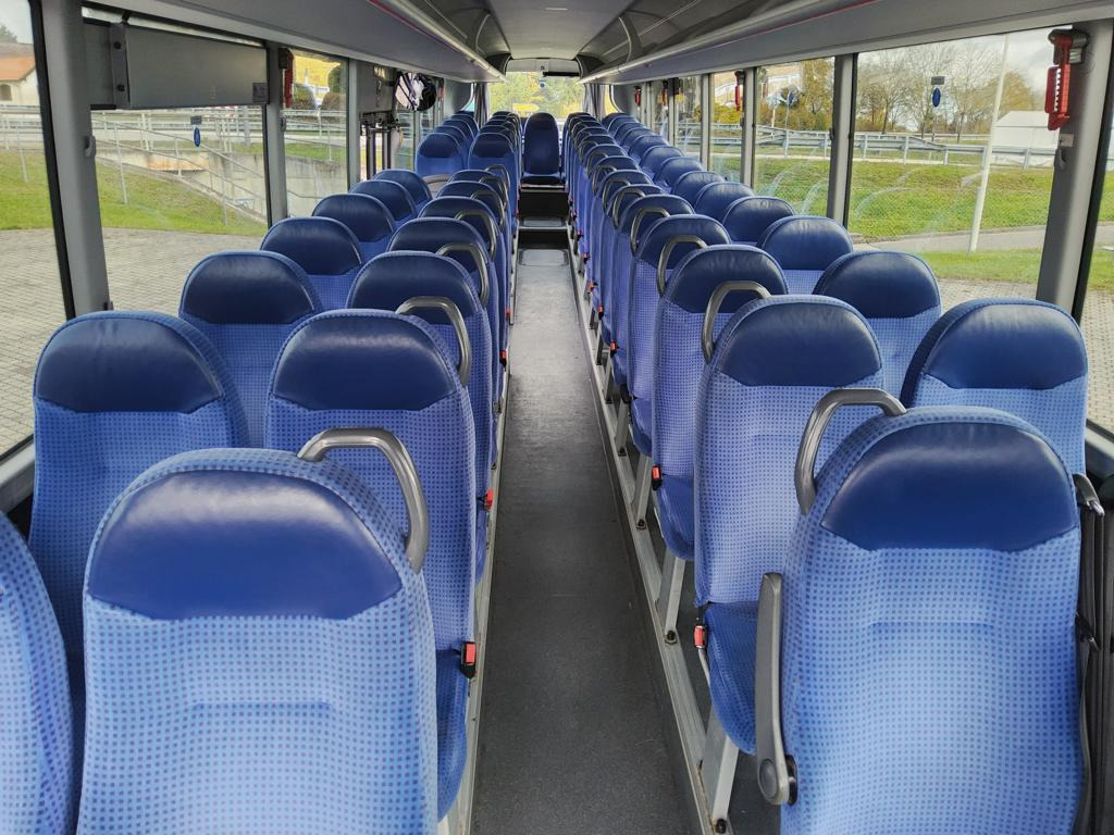 MAN Lion´s Regio R12 53+1+1 Sitze / Klima / 6 Gang - Ônibus suburbano: foto 5 MAN Lion´s Regio R12 53+1+1 Sitze / Klima / 6 Gang - Ônibus suburbano: foto 5