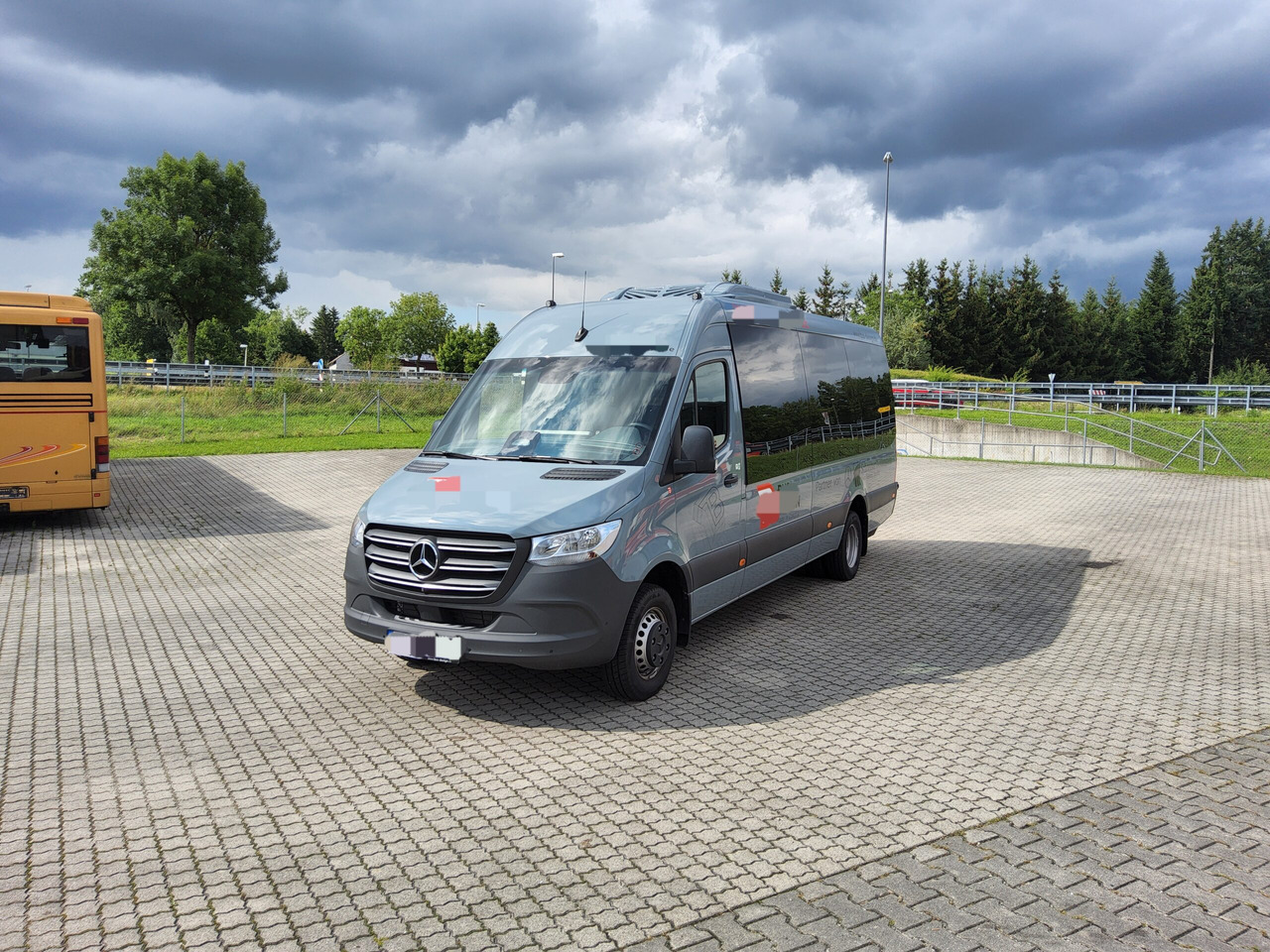 Mercedes Benz 517 cdi BusDesign Comfort 19+1+1 Schlafsitze / USB / Klima / Automatik - Minibus, Furgão de passageiros: foto 2 Mercedes Benz 517 cdi BusDesign Comfort 19+1+1 Schlafsitze / USB / Klima / Automatik - Minibus, Furgão de passageiros: foto 2