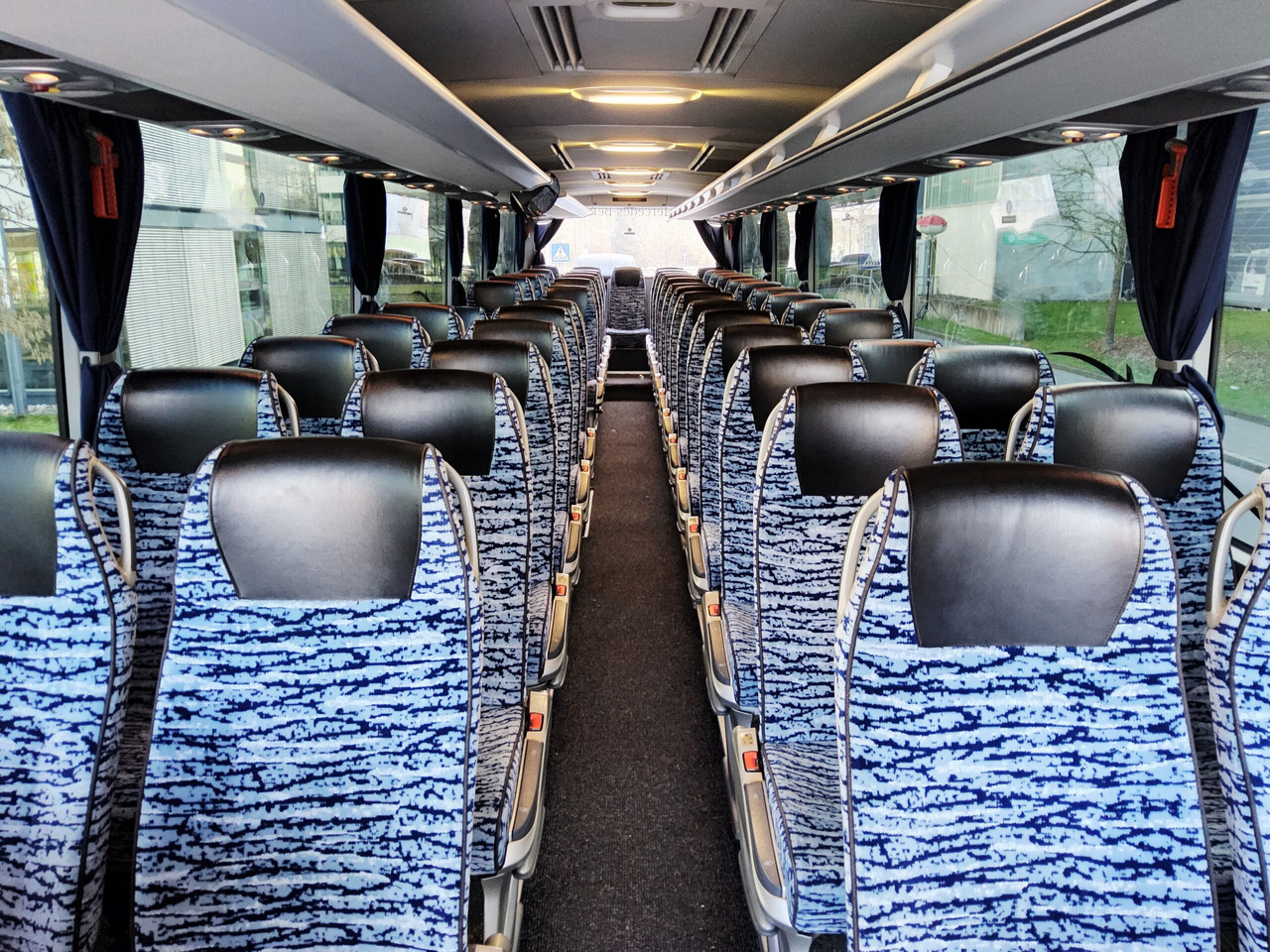 Mercedes Benz Tourismo 15 RHD 56 Sitze / kein WC / großer Kofferraum - Autocarro: foto 5 Mercedes Benz Tourismo 15 RHD 56 Sitze / kein WC / großer Kofferraum - Autocarro: foto 5