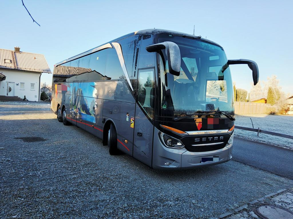Setra S 516 HDH Kopfstützen / USB / Steckdosen - Autocarro: foto 1 Setra S 516 HDH Kopfstützen / USB / Steckdosen - Autocarro: foto 1