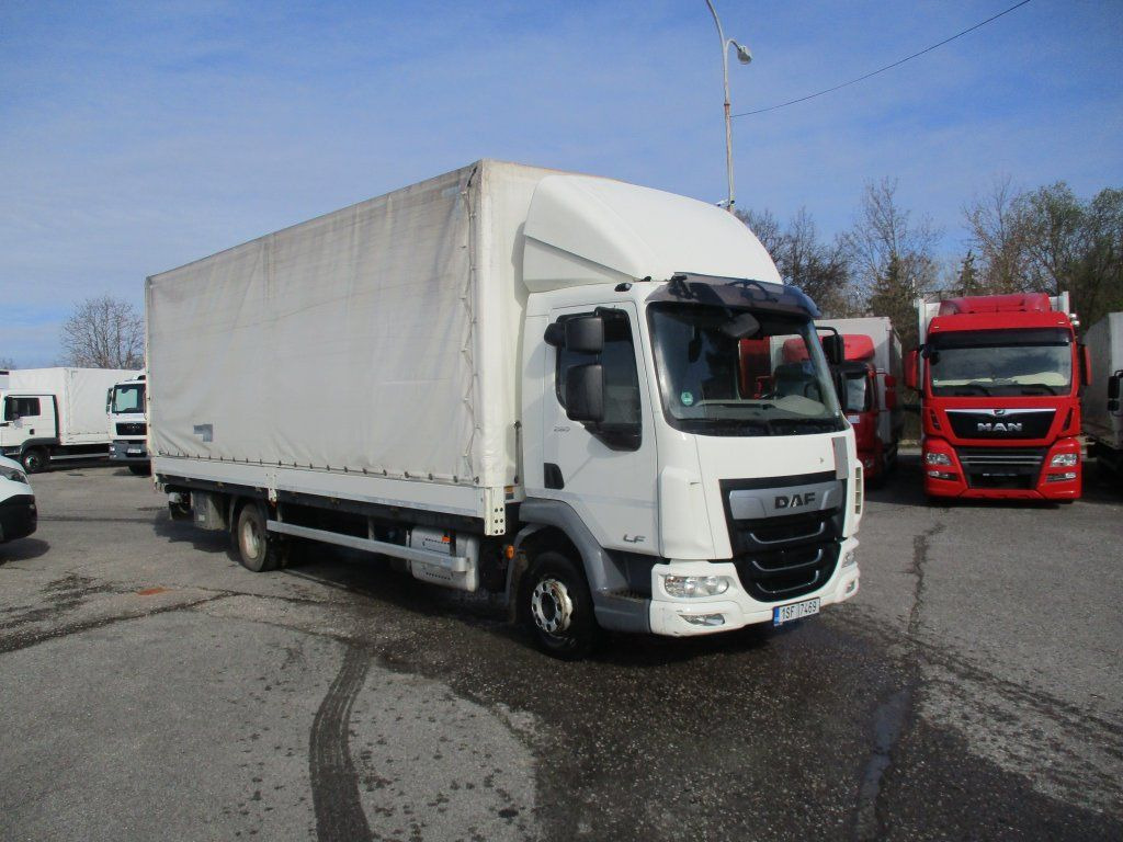 Camião de lona DAF LF 12.260: foto 6