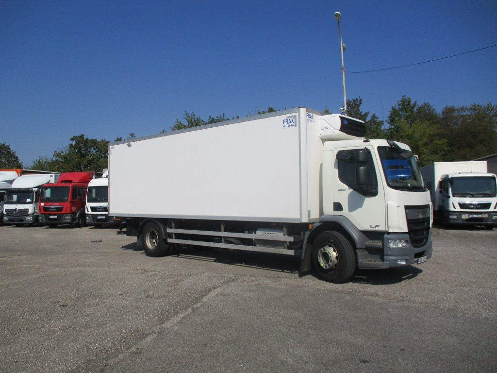 DAF LF 18.260 Xarios 600 - Camião frigorífico: foto 2 DAF LF 18.260 Xarios 600 - Camião frigorífico: foto 2