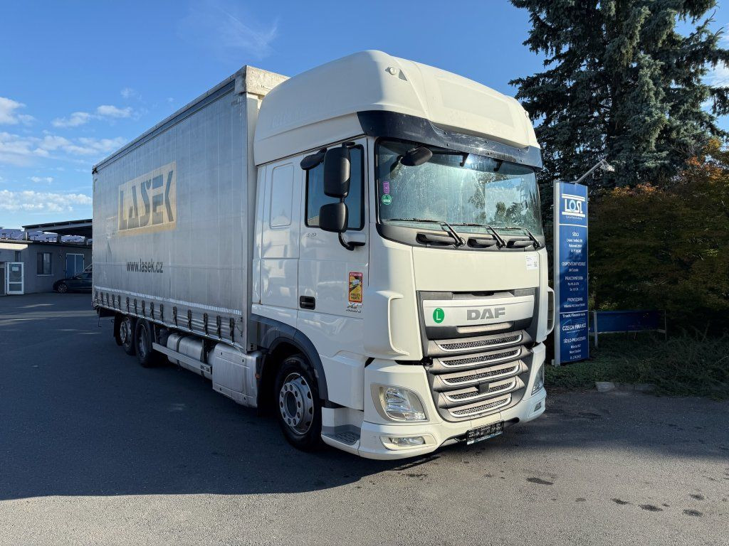 DAF XF440 EURO 6 6x2 - Camião de lona: foto 2 DAF XF440 EURO 6 6x2 - Camião de lona: foto 2