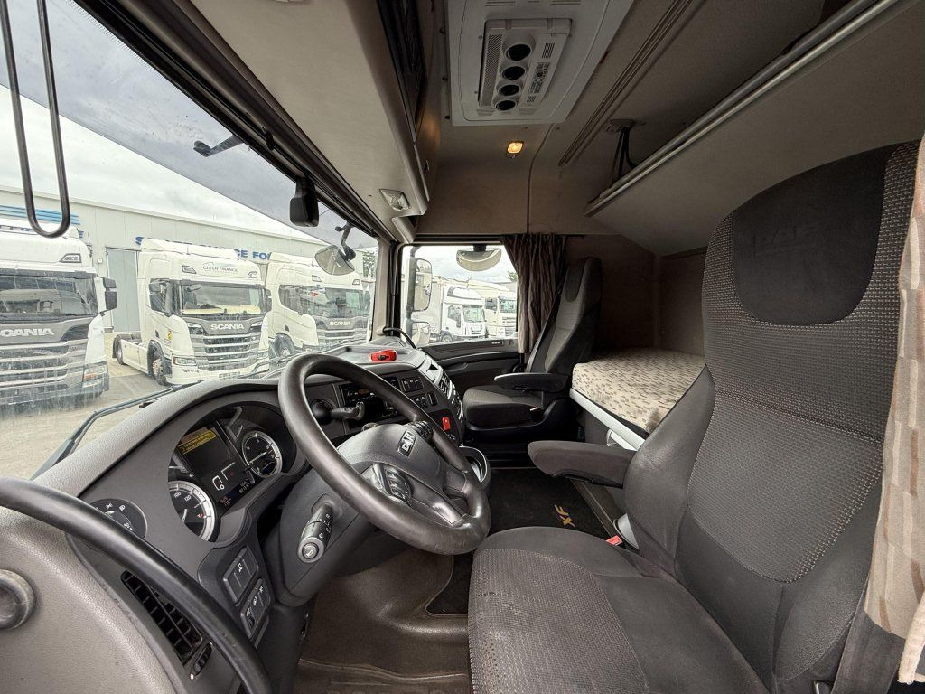 Locação financeira de  DAF XF460 6x2 EURO 6 DAF XF460 6x2 EURO 6: foto 13