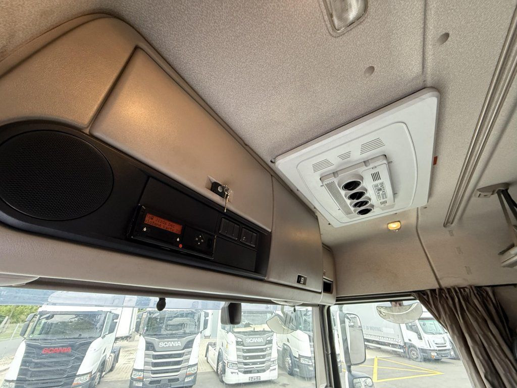 Locação financeira de  DAF XF460 6x2 EURO 6 DAF XF460 6x2 EURO 6: foto 17
