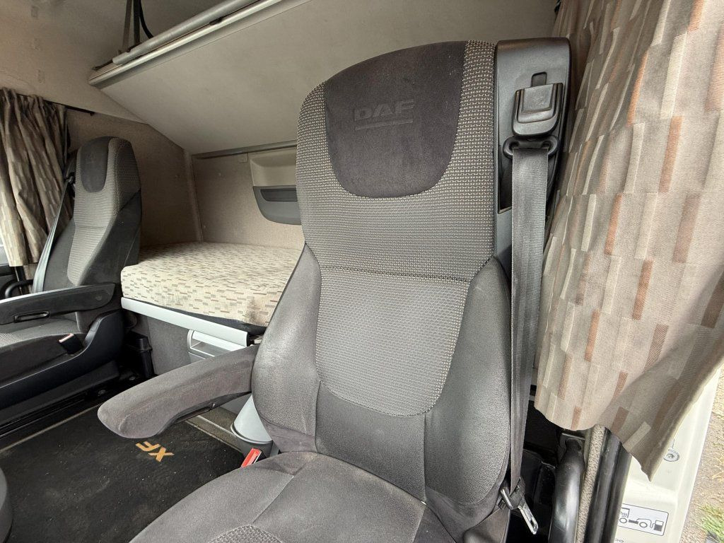 Locação financeira de  DAF XF460 6x2 EURO 6 DAF XF460 6x2 EURO 6: foto 14