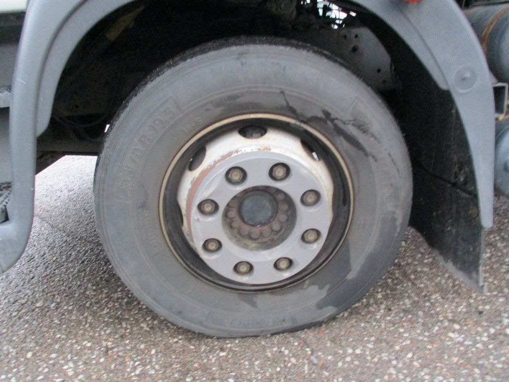 Camião polibenne Iveco  140E22: foto 9